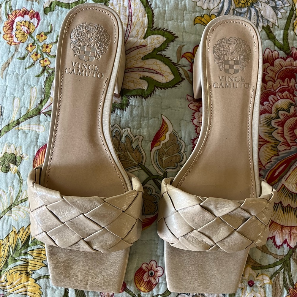 Vince Camuto slides